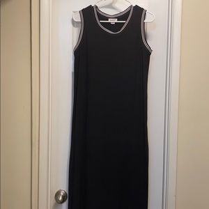 Long black casual sleeveless dress